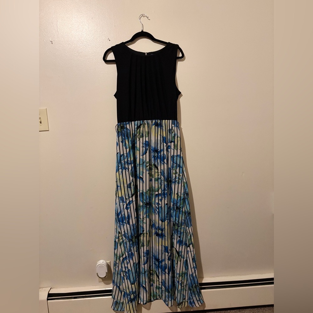 Floral Print Sleeveless Maxi Dress